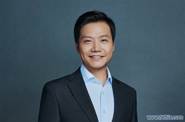 直播15小时齐不认为累！雷军饱读舞年青东谈主要懂一转爱一转：智力把这一转干到极致